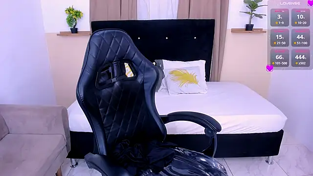 Sarah Brooke online show from 2, 10, 2025