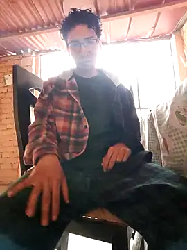 LecheDeSoya666 online show from 1, 11, 2025