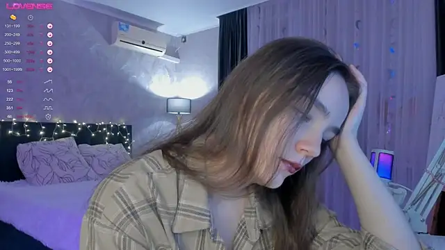 Snapshot of sweete_chantal chatting on 12, 11, 2025 sweete chantal online show from 12, 11, 2025