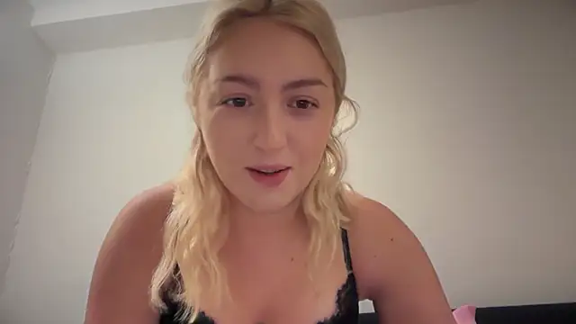 Kitty Swetty online show from 5, 1, 2026