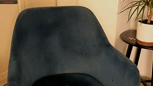 Snapshot of NoFace_Model chatting on 9, 10, 2025 NoFace Model online show from 9, 10, 2025