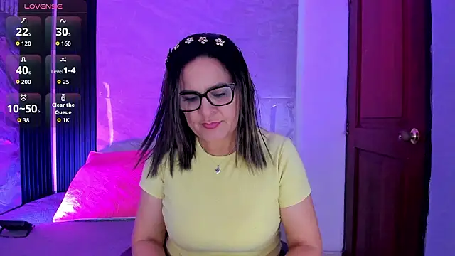 Agatha Pleasure online show from 4, 3, 2026