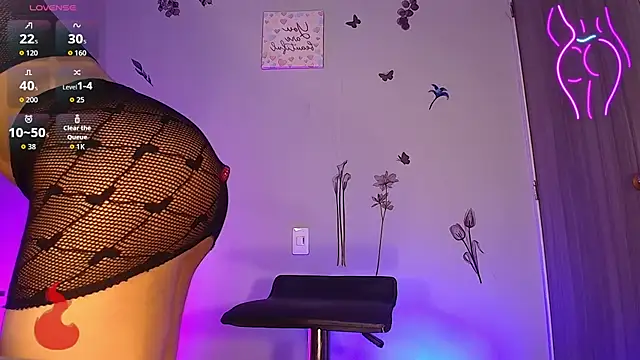 Snapshot of Barbydominant_fetish chatting on 7, 10, 2025 Barbydominant fetish online show from 7, 10, 2025