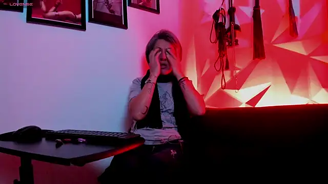 Snapshot of MistressNyx_cg chatting on 7, 10, 2025 MistressNyx cg online show from 7, 10, 2025