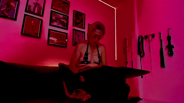 Snapshot of MistressNyx_cg chatting on 5, 11, 2025 MistressNyx cg online show from 5, 11, 2025