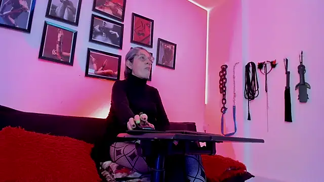 Snapshot of MistressNyx_cg chatting on 6, 11, 2025 MistressNyx cg online show from 6, 11, 2025