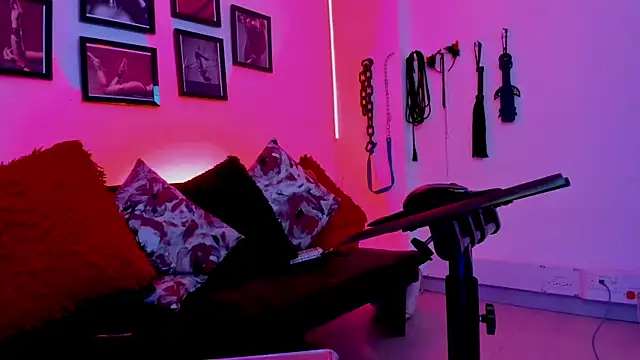 Snapshot of MistressNyx_cg chatting on 7, 11, 2025 MistressNyx cg online show from 7, 11, 2025