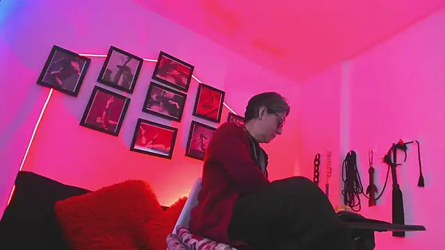 MistressNyx cg online show from 6, 1, 2026