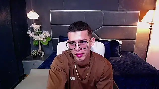 ethan rodgers online show from 24, 10, 2025
