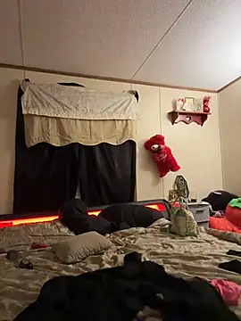 Snapshot of daddyLeeandprincessmarie chatting on 8, 10, 2025 daddyLeeandprincessmarie online show from 8, 10, 2025