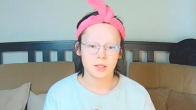 Snapshot of Derek_Carter chatting on 6, 4, 2026 Derek Carter online show from 6, 4, 2026