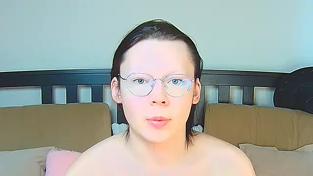 Snapshot of Derek_Carter chatting on 15, 4, 2026 Derek Carter online show from 15, 4, 2026