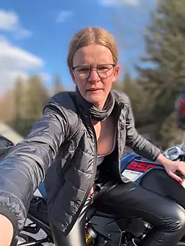 Bikergirl 97 online show from 22, 3, 2026