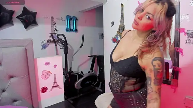 Snapshot of Ary_Ricci chatting on 30, 10, 2025 Ary Ricci online show from 30, 10, 2025