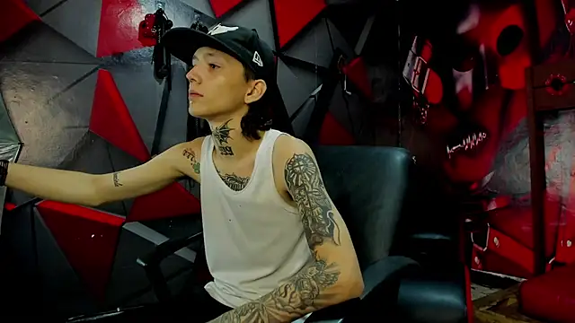 Snapshot of StraightBoy_Nick chatting on 15, 9, 2025 StraightBoy Nick online show from 15, 9, 2025