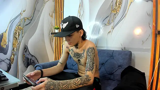 Snapshot of StraightBoy_Nick chatting on 10, 10, 2025 StraightBoy Nick online show from 10, 10, 2025