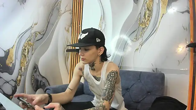 Snapshot of StraightBoy_Nick chatting on 26, 10, 2025 StraightBoy Nick online show from 26, 10, 2025