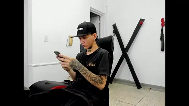 StraightBoy Nick online show from 5, 5, 2026