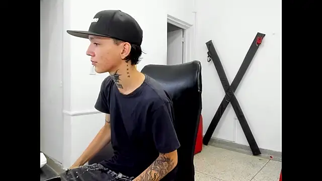StraightBoy Nick online show from 6, 5, 2026