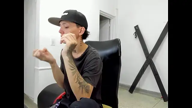 StraightBoy Nick online show from 7, 5, 2026