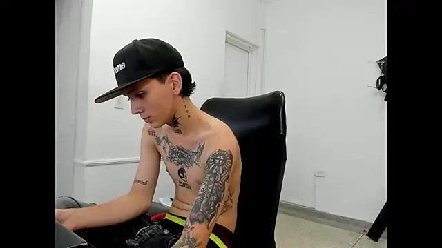 StraightBoy Nick online show from 14, 5, 2026