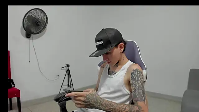 StraightBoy Nick online show from 16, 5, 2026