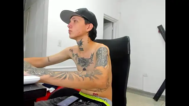 StraightBoy Nick online show from 27, 5, 2026