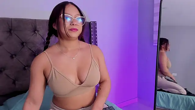 Snapshot of Missy_davis chatting on 14, 10, 2025 Missy davis online show from 14, 10, 2025