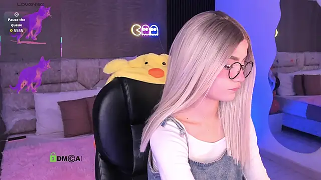 Snapshot of Arinextdoor chatting on 30, 10, 2025 Arinextdoor online show from 30, 10, 2025