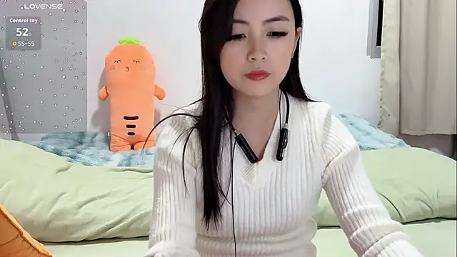 Snapshot of Yingbao-Baby chatting on 4, 12, 2025 Yingbao-Baby online show from 4, 12, 2025