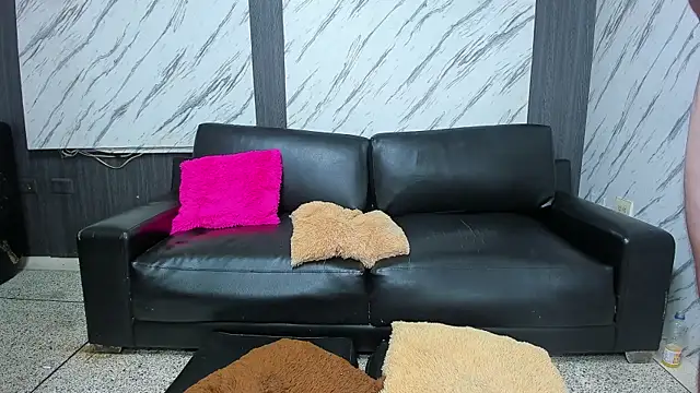 Snapshot of Savage_Room_X chatting on 24, 9, 2025 Savage Room X online show from 24, 9, 2025