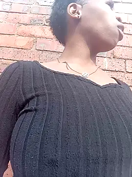 Snapshot of GoldSnowXxX chatting on 10, 10, 2025 GoldSnowXxX online show from 10, 10, 2025