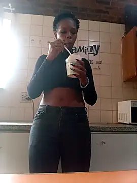 Snapshot of GoldSnowXxX chatting on 11, 10, 2025 GoldSnowXxX online show from 11, 10, 2025