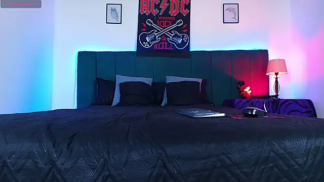 Alisse Moore online show from 22, 11, 2025