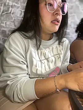 Liulee2 online show from 7, 10, 2025