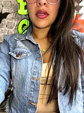 Liulee2 online show from 19, 10, 2025