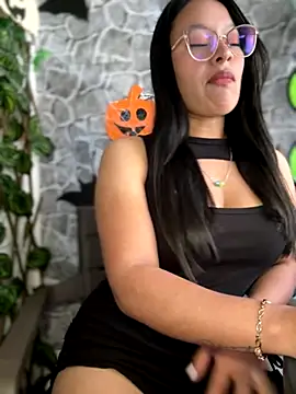 Liulee2 online show from 26, 10, 2025