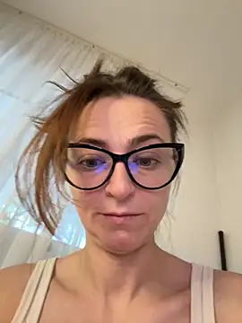 Snapshot of ClaireCrazy chatting on 12, 11, 2025 ClaireCrazy online show from 12, 11, 2025