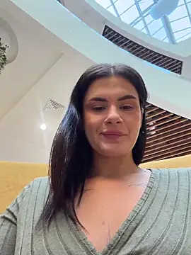 Snapshot of MiraReach chatting on 18, 5, 2026 MiraReach online show from 18, 5, 2026