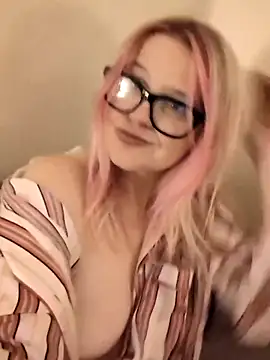 SuzieSub online show from 13, 9, 2025