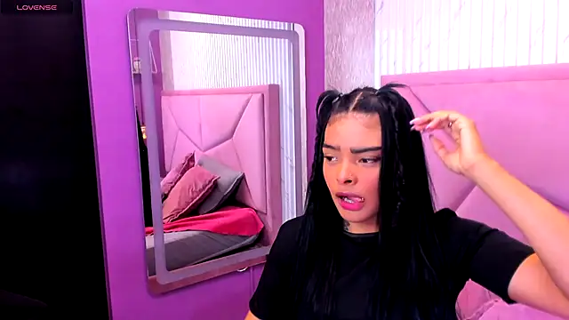 Snapshot of EmmaEbony_ chatting on 15, 11, 2025 EmmaEbony online show from 15, 11, 2025