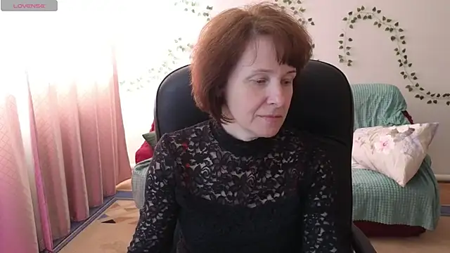 Lia Tito online show from 6, 5, 2026