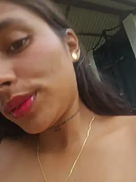 Lorena Mcfly online show from 8, 5, 2026