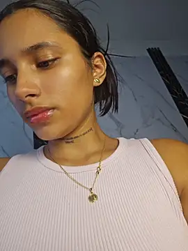 Lorena Mcfly online show from 15, 5, 2026