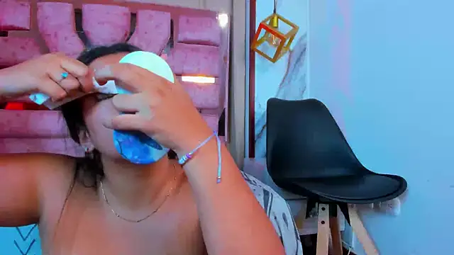 Snapshot of SamaelAndLilitt chatting on 8, 10, 2025 SamaelAndLilitt online show from 8, 10, 2025