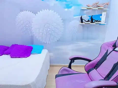 ESMERALDA-BLUE online show from 14, 9, 2025