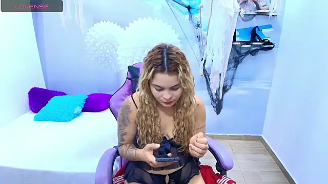 ESMERALDA-BLUE online show from 16, 10, 2025