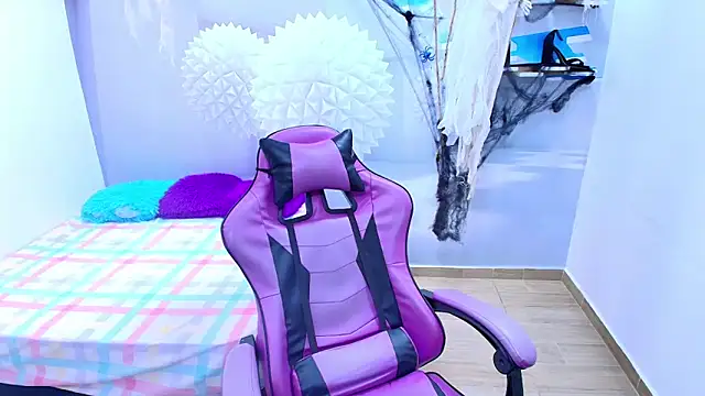 ESMERALDA-BLUE online show from 23, 10, 2025