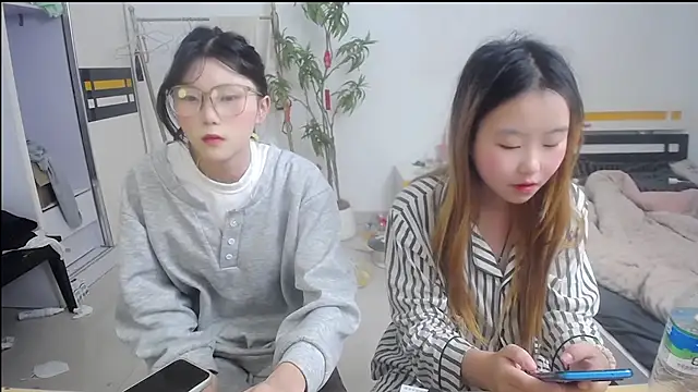 Babygirls523 online show from 4, 11, 2025