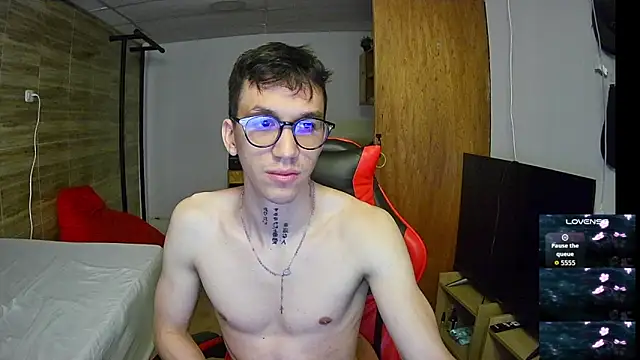 Snapshot of angelicious_ chatting on 21, 11, 2025 angelicious online show from 21, 11, 2025